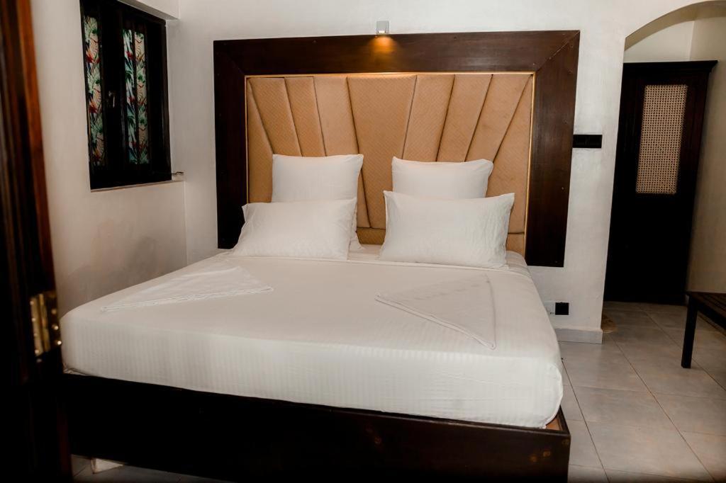 Romantic Garden Hotel Negombo Dış mekan fotoğraf