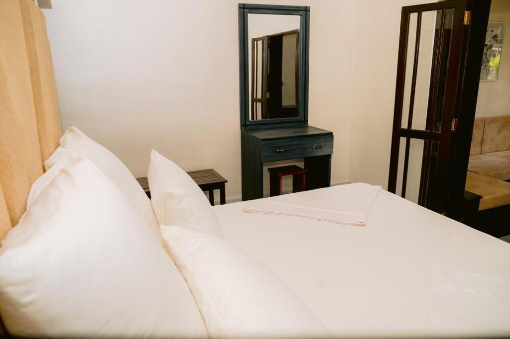 Romantic Garden Hotel Negombo Dış mekan fotoğraf