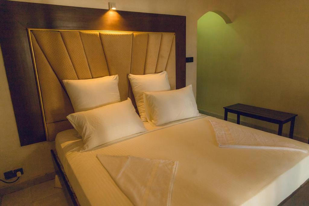 Romantic Garden Hotel Negombo Dış mekan fotoğraf